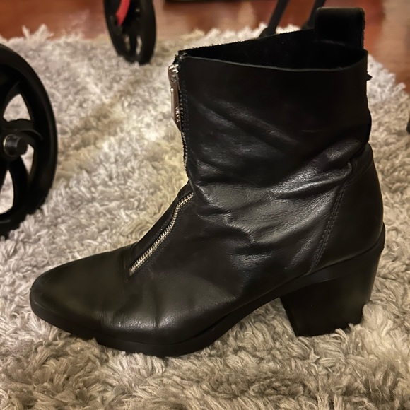 ZARA Leather Bootie - Picture 5 of 9